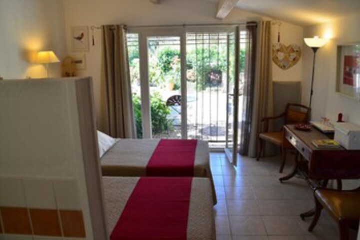 Room 18 of 33
