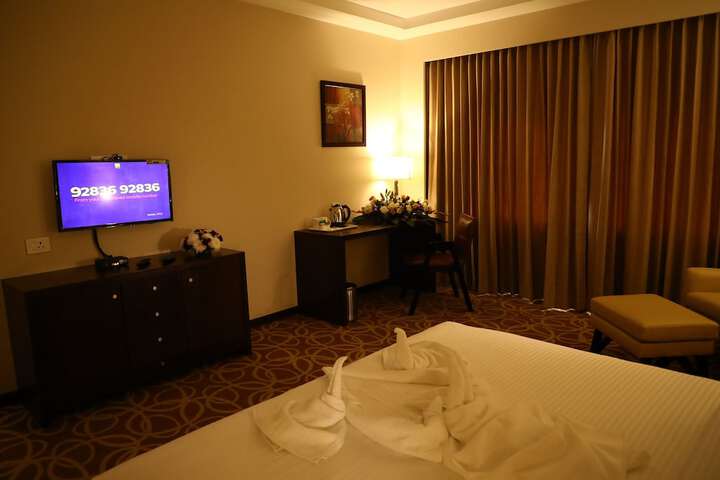 Room 5 of 37