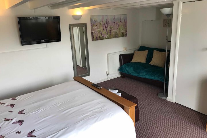 Room 15 of 27
