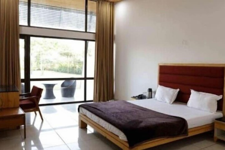 Room 3 of 46