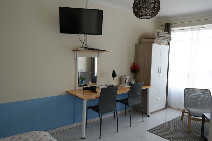 Room 6 of 14