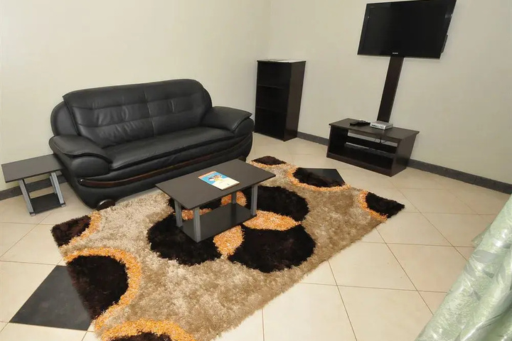 Room 9 of 20