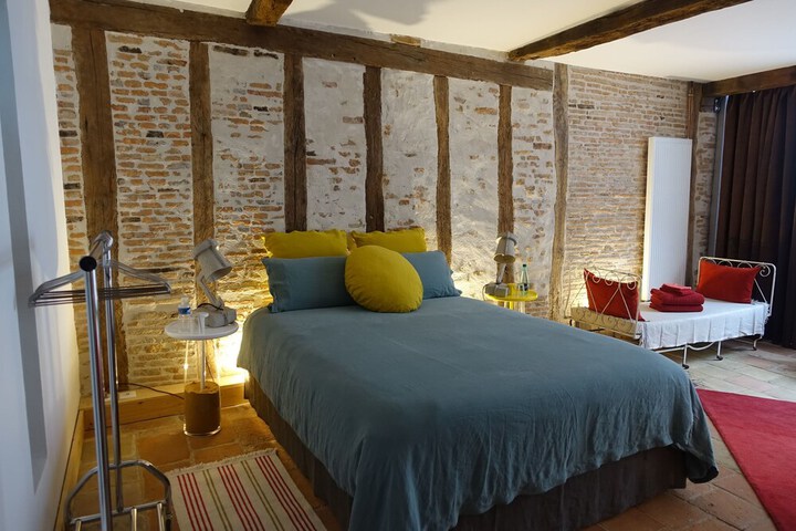 Room 15 of 36