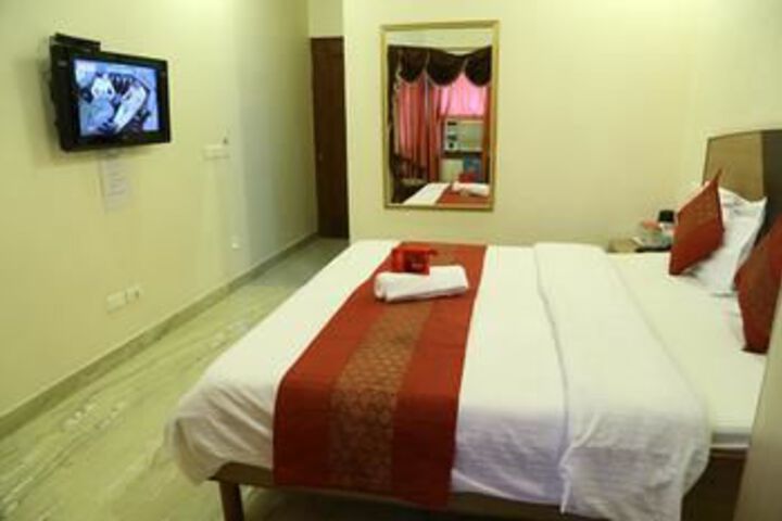 Room 10 of 20