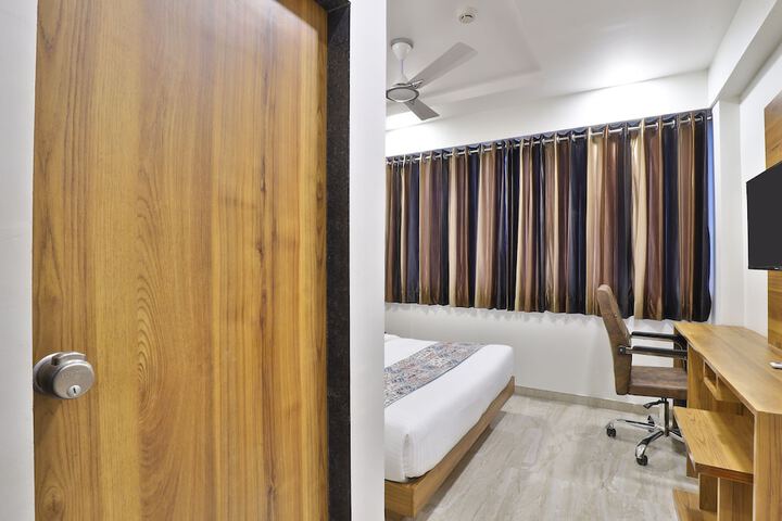 Room 11 of 15