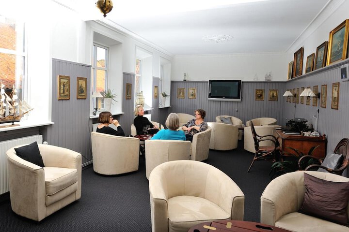 Entrance & Lobby