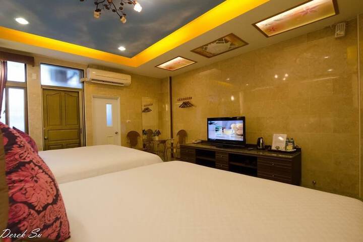 Room 4 of 31