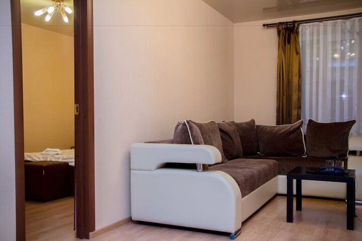 Room 13 of 20