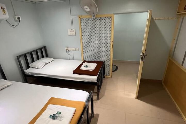 Room 11 of 31