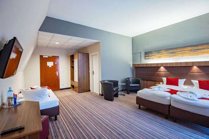 Room 13 of 119