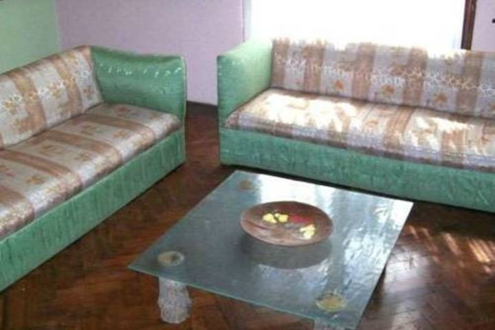 Room 7 of 25