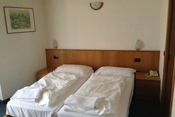 Room 4 of 56