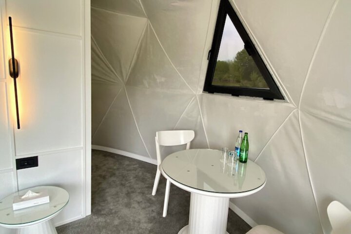 Room 15 of 111