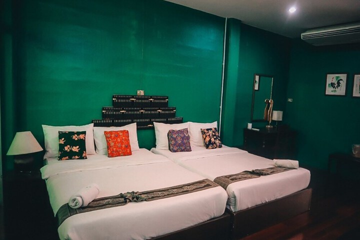 Room 18 of 90