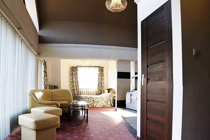 Room 13 of 52