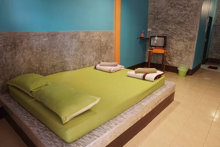 Room 2 of 36