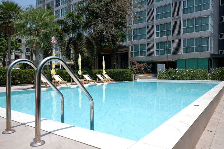 Pool 18 of 37