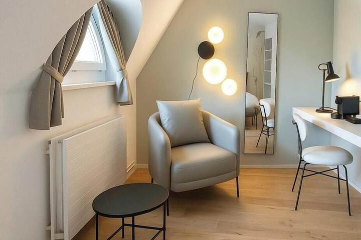 Room 27 of 53
