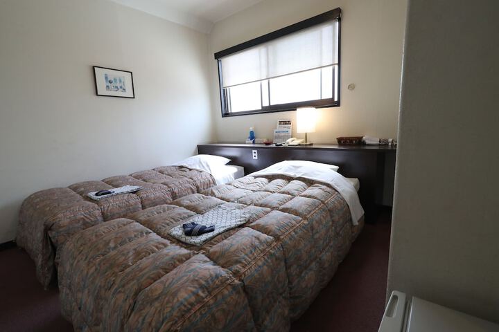 Room 4 of 19