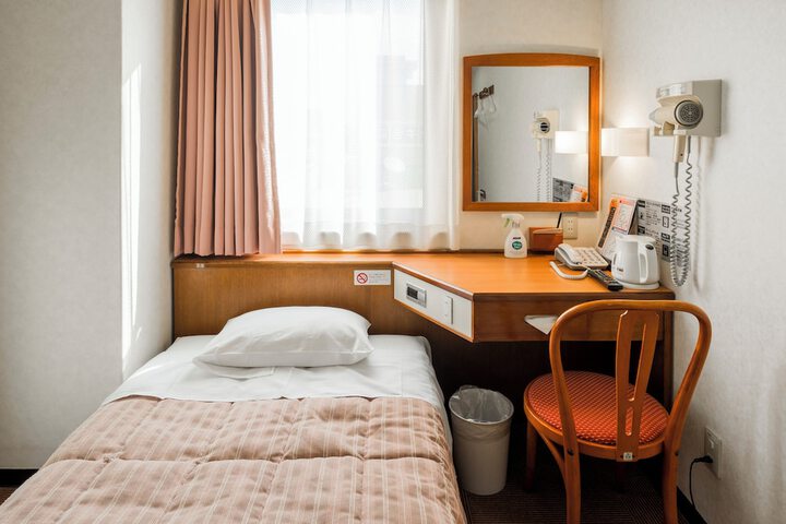 Room 4 of 10