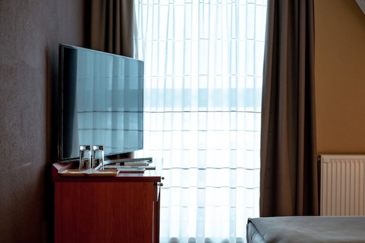 Room 10 of 34