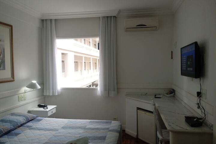 Room 19 of 39