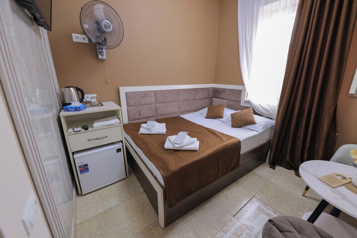 Room 44 of 101