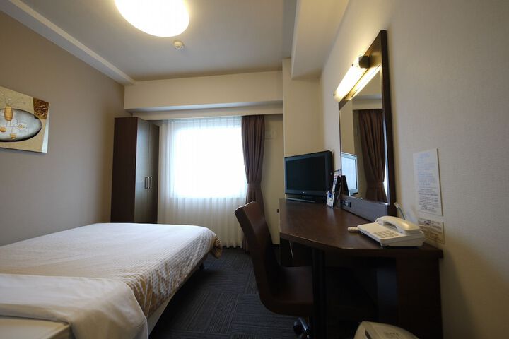 Room 7 of 38
