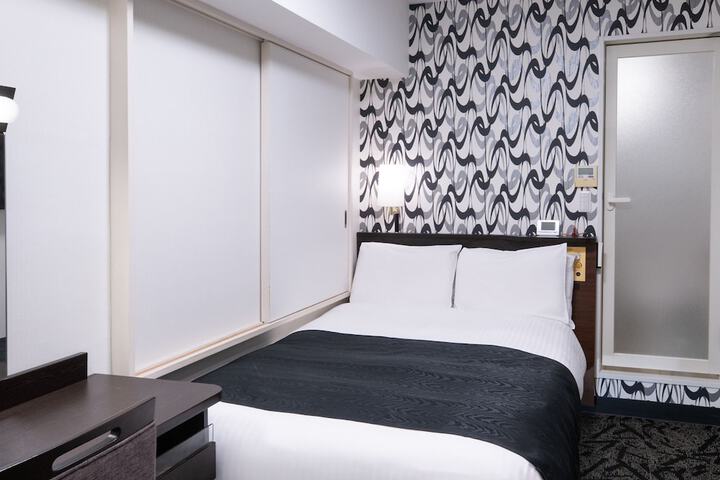 Room 17 of 74