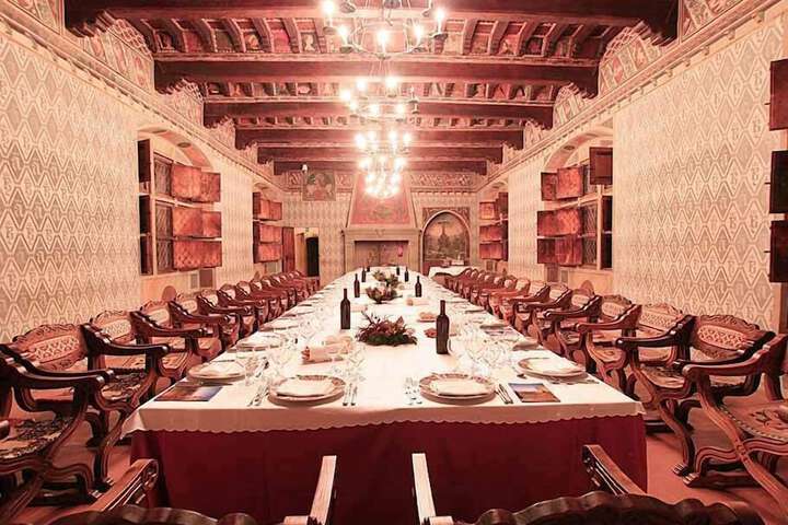 Ballroom/Hall 17 of 41
