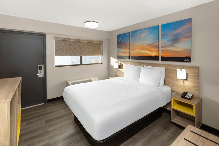 Room 17 of 46