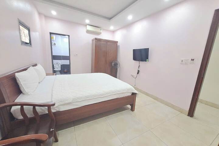 Room 4 of 42