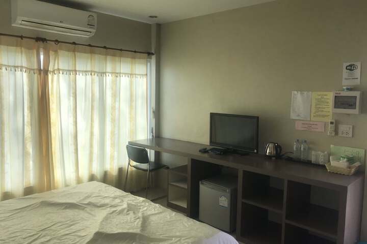 Room 19 of 38