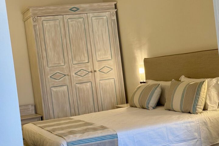 Room 32 of 71