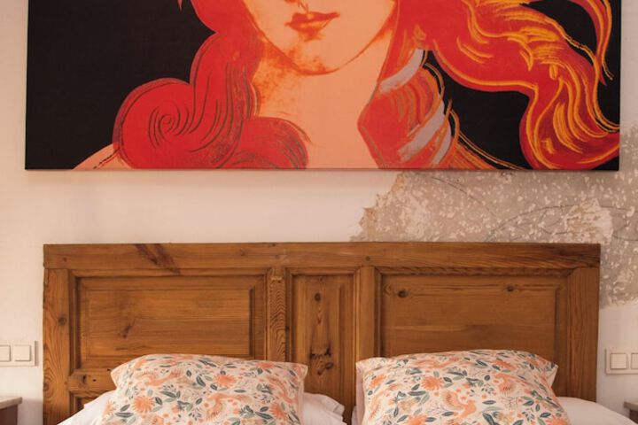 Room 3 of 70