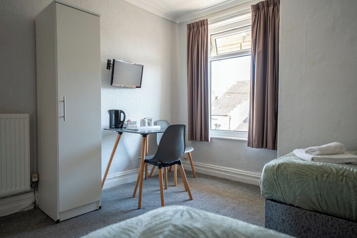 Room 17 of 31
