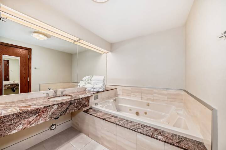 Jetted tub