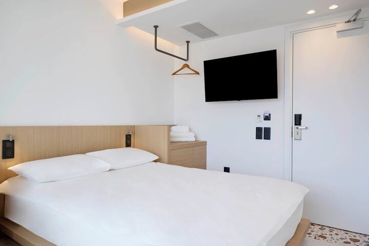 Room 17 of 29