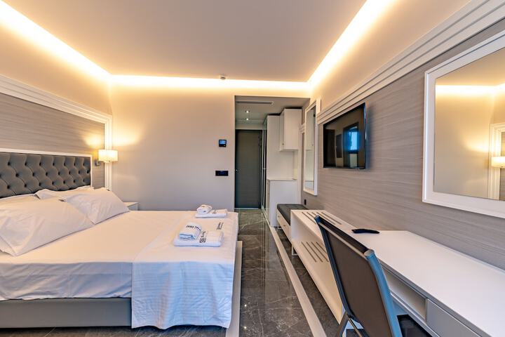 Room 12 of 40