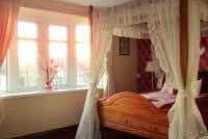 Room 6 of 26