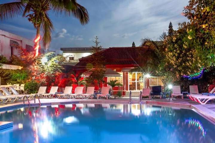 Pools & Facilities