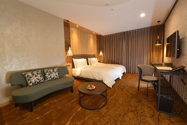 Room 11 of 41