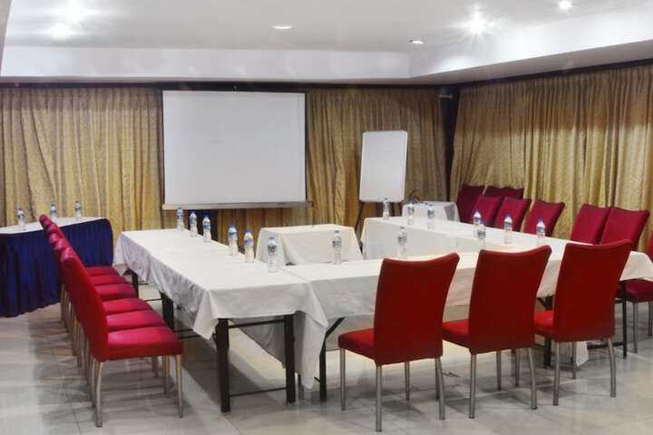 Business Center 25 of 27