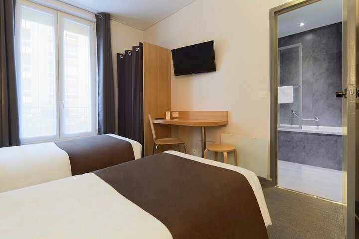 Room 9 of 31