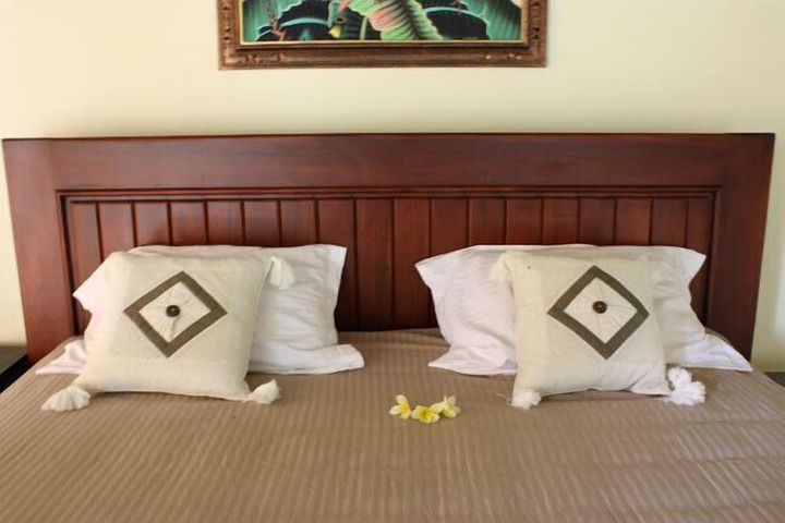 Room 6 of 30