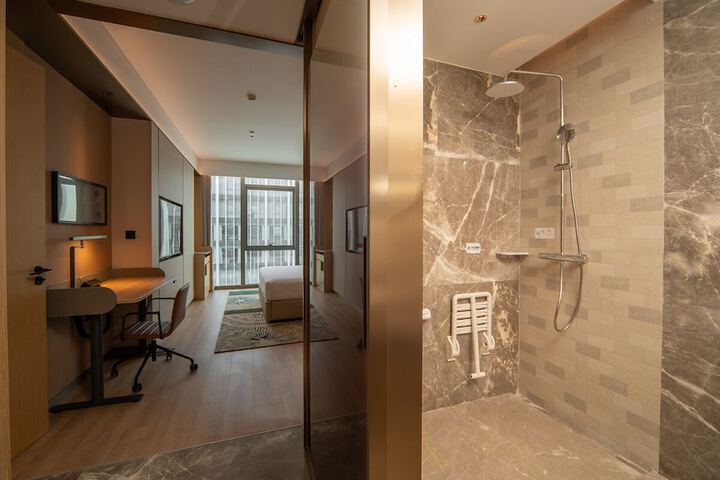 Room 25 of 67