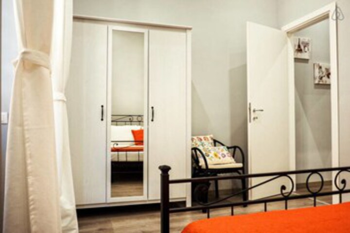 Room 10 of 24