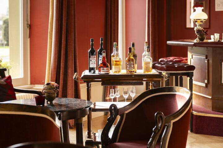 Lounge 59 of 78