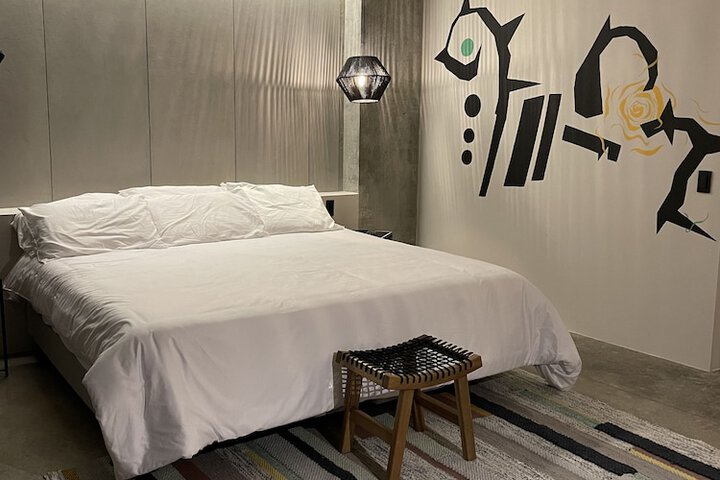 Room 13 of 125