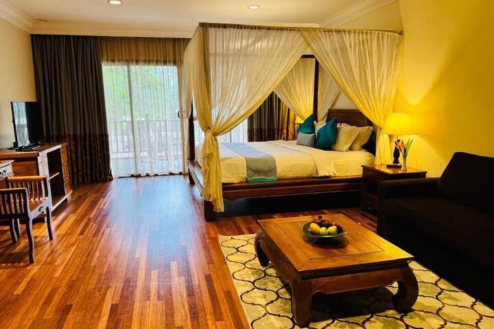 Room 4 of 37